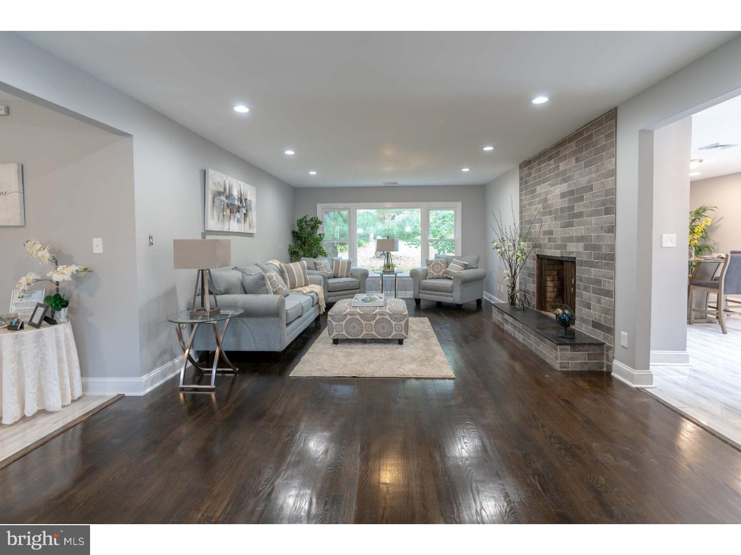14 Pennington Lawrenceville Road Pennington, NJ 08534 - Photo 16 of 25 Living Room