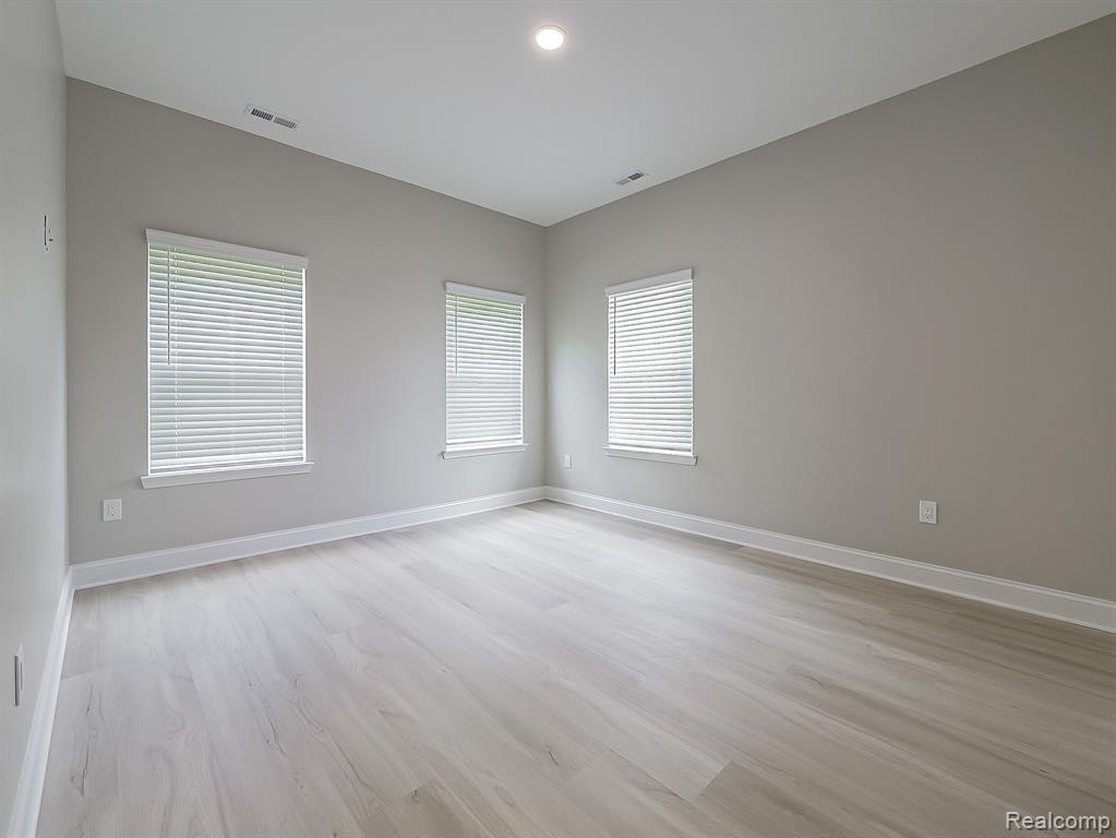 31480 Warren Road, Unit 302 Westland, MI 48185 - Photo 13 of 33