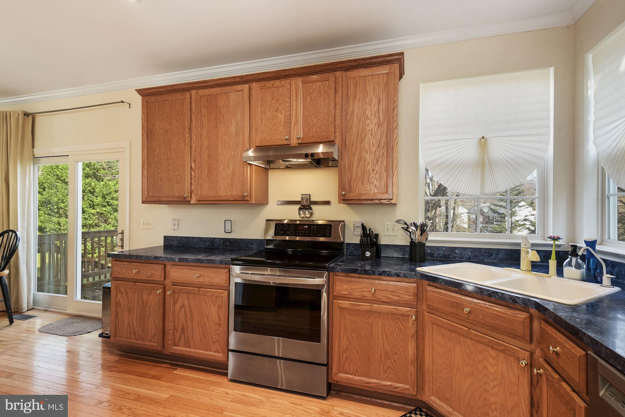 11203 Poplar Grove Court Laurel, MD 20708 - Photo 8 of 26 Kitchen