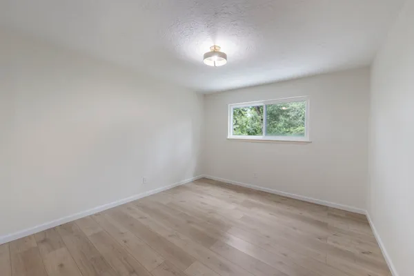 $2,450 | 10 Glorybower Court, The Woodlands, TX 77380