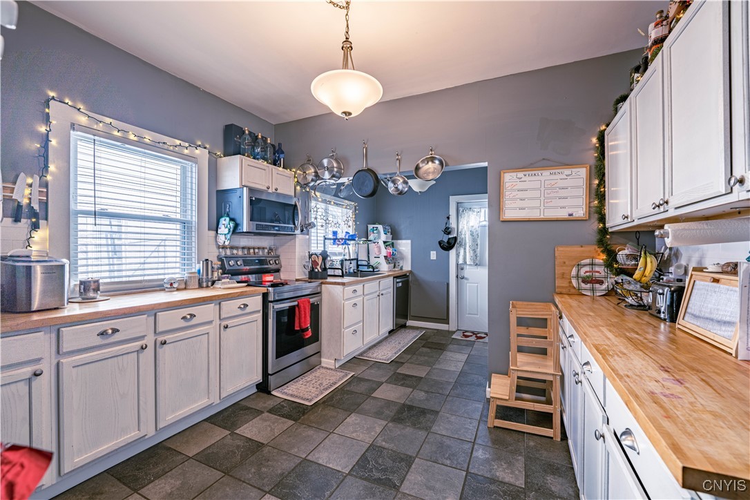 402 North Jay Street Rome, NY 13440 - Photo 4 of 49