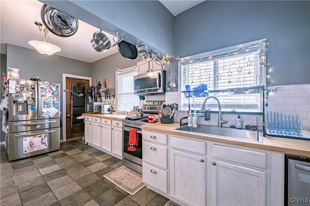 402 North Jay Street Rome, NY 13440 - Photo 5 of 49