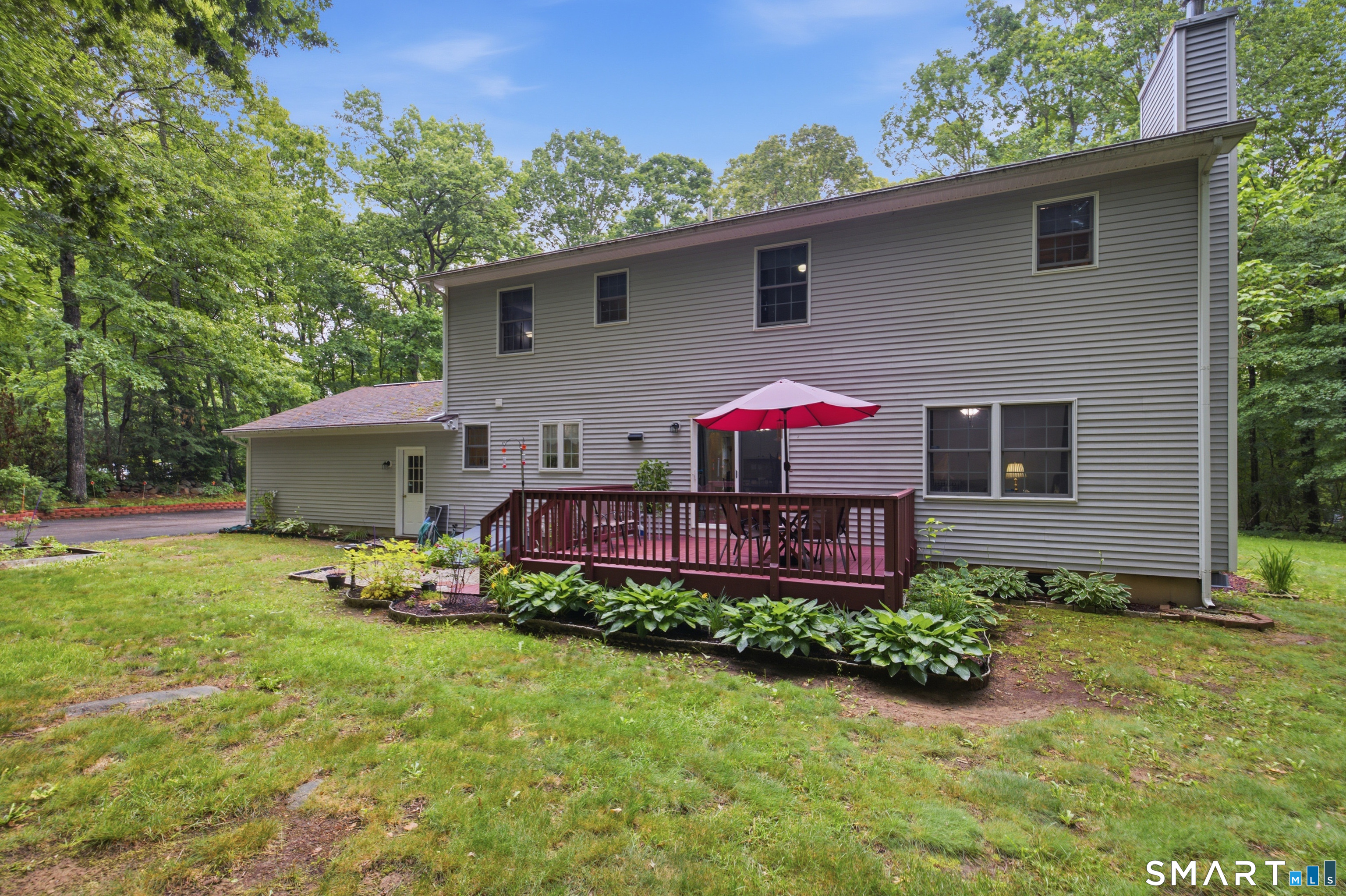 17 Dean Road East Lyme, CT 06333 - Photo 2 of 28