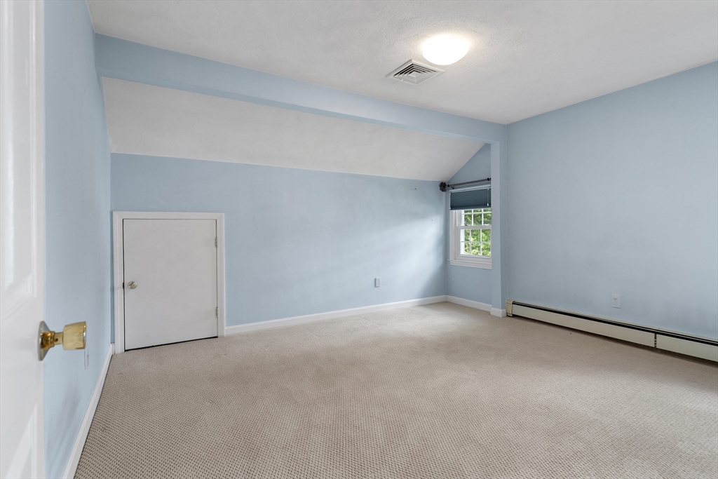 4 Bicentennial Drive Lexington, MA 02421 - Photo 25 of 35 an empty room with window