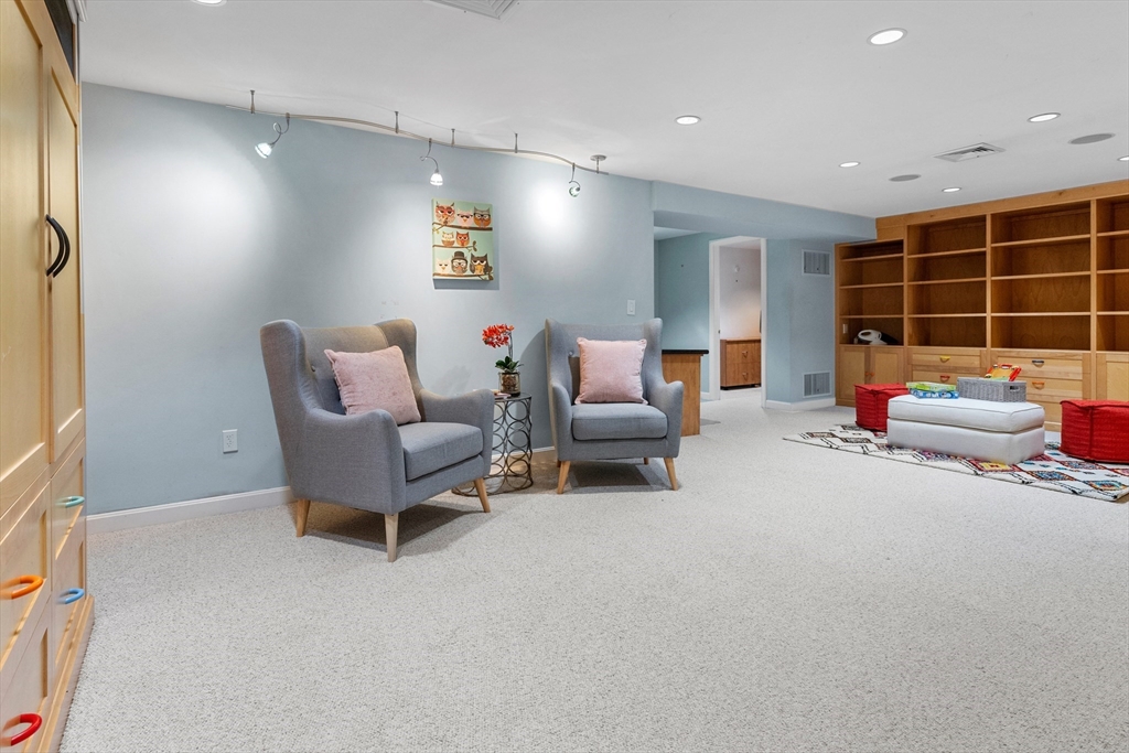 4 Bicentennial Drive Lexington, MA 02421 - Photo 28 of 35 a outdoor space with patio furniture and potted plants