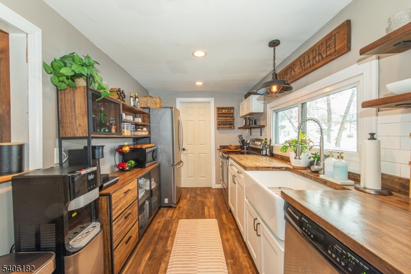 3 Bear Pond Trail Hopatcong, NJ 07821 - Photo 8 of 46