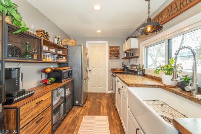 3 Bear Pond Trail Hopatcong, NJ 07821 - Photo 9 of 46