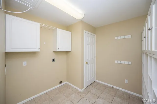 $430,000 | 999 Reddington Oaks Court, St. Charles, MO 63304