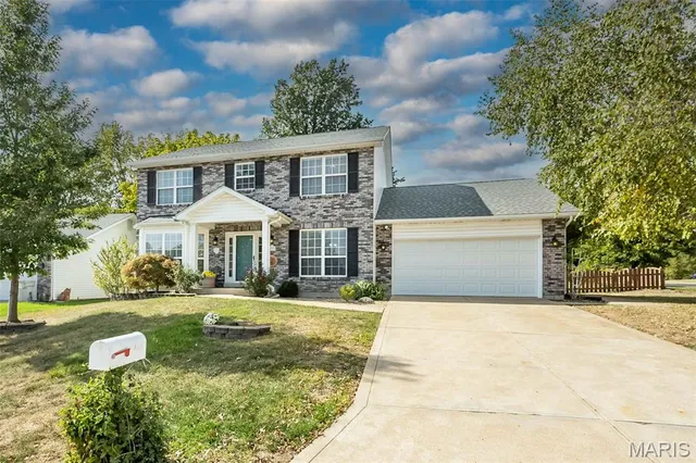 $430,000 | 999 Reddington Oaks Court, St. Charles, MO 63304