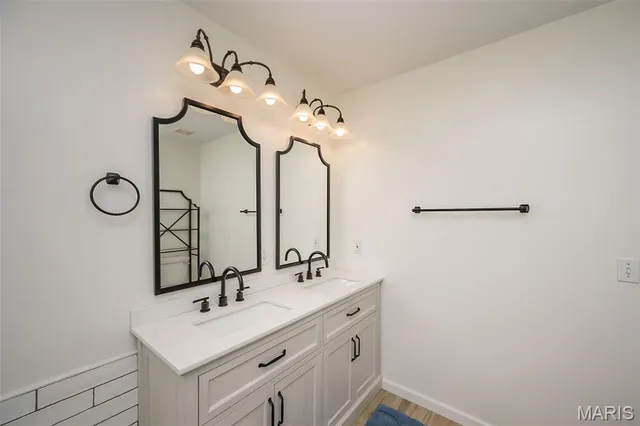 $430,000 | 999 Reddington Oaks Court, St. Charles, MO 63304