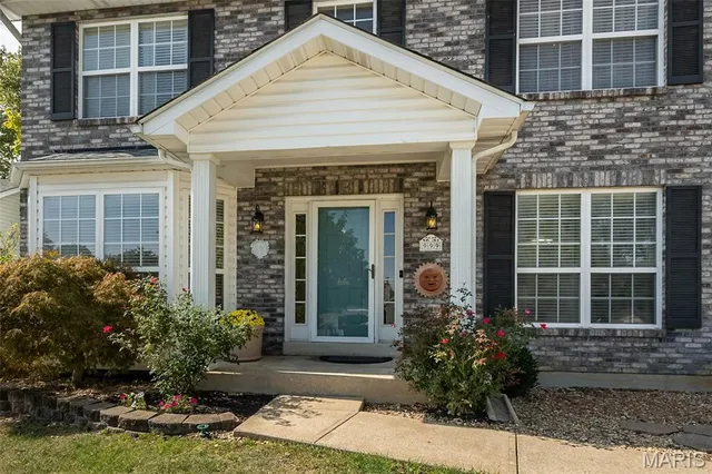 $430,000 | 999 Reddington Oaks Court, St. Charles, MO 63304