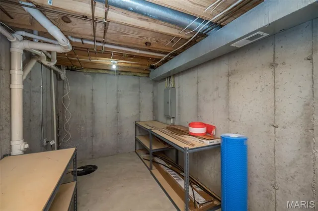 $430,000 | 999 Reddington Oaks Court, St. Charles, MO 63304