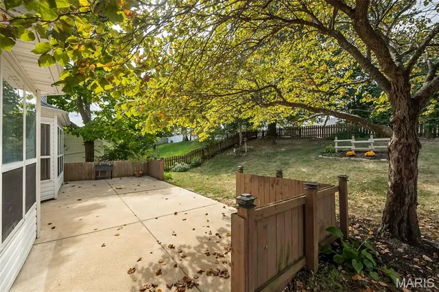 $430,000 | 999 Reddington Oaks Court, St. Charles, MO 63304