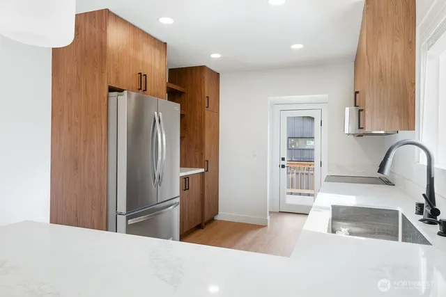 $3,850 | 11738 Phinney Avenue North, Unit A, Seattle, WA 98133