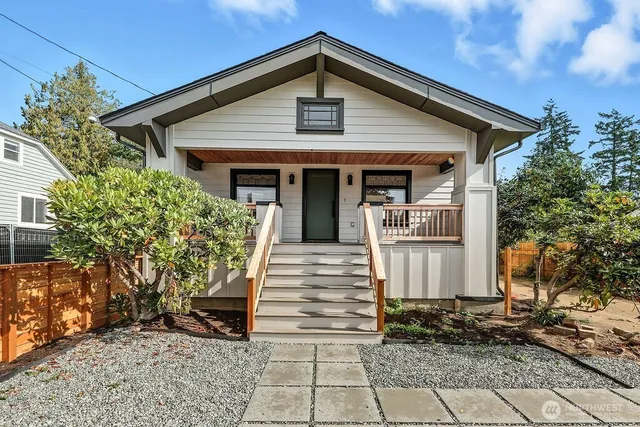 $3,850 | 11738 Phinney Avenue North, Unit A, Seattle, WA 98133