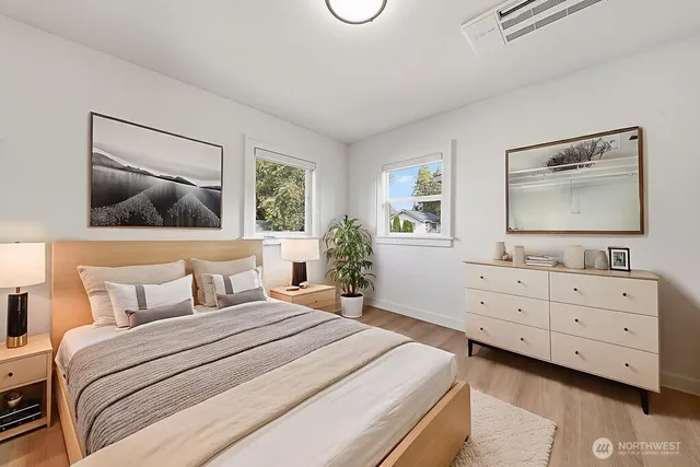 $3,850 | 11738 Phinney Avenue North, Unit A, Seattle, WA 98133