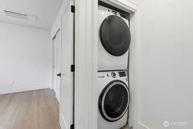 $3,850 | 11738 Phinney Avenue North, Unit A, Seattle, WA 98133