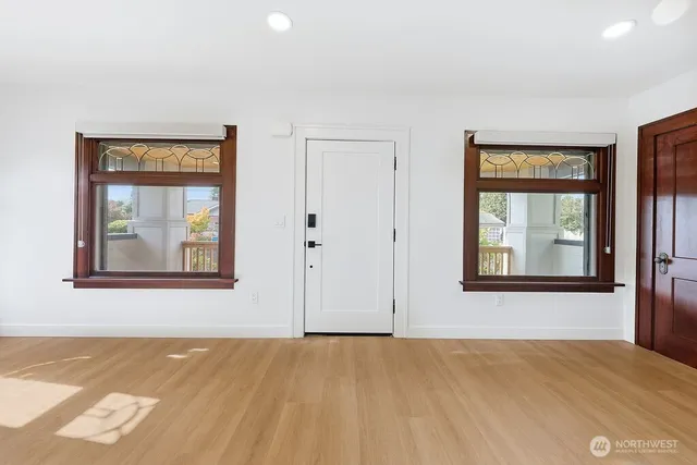 $3,850 | 11738 Phinney Avenue North, Unit A, Seattle, WA 98133