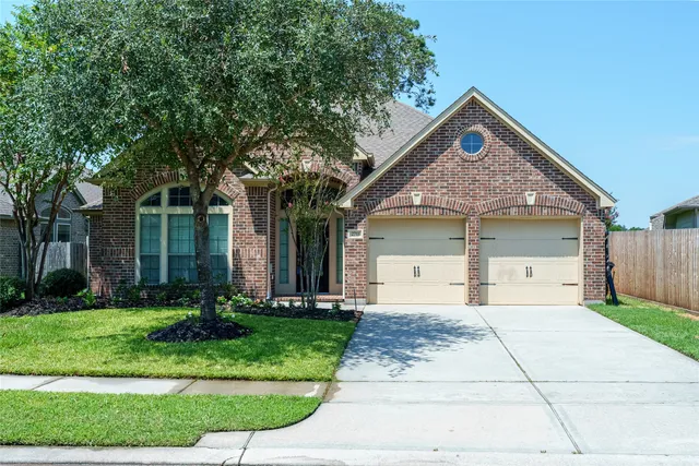 $2,750 | 2711 Imperial Grove Lane, Conroe, TX 77385