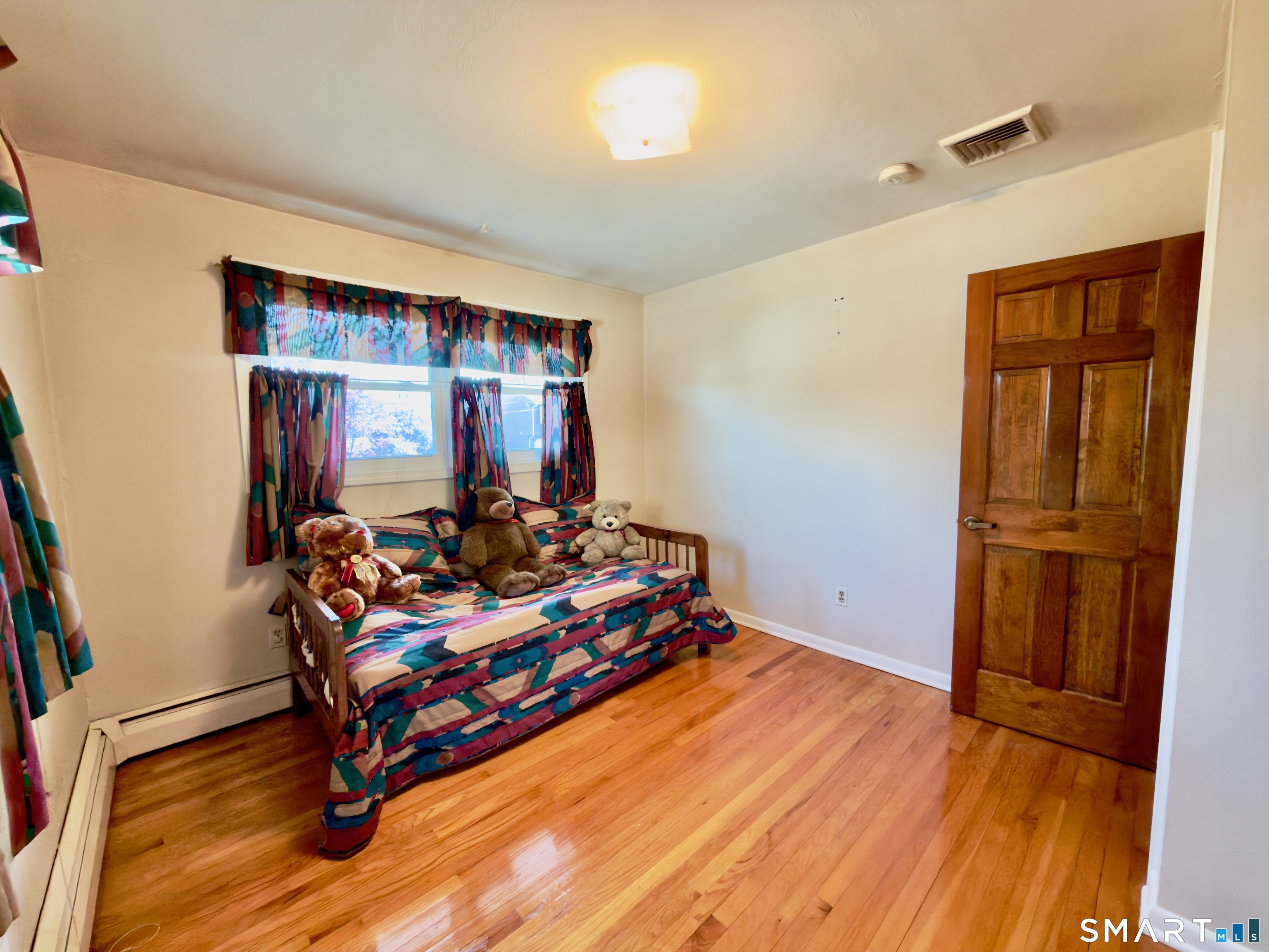 25 Greenfield Avenue Waterbury, CT 06708 - Photo 17 of 37