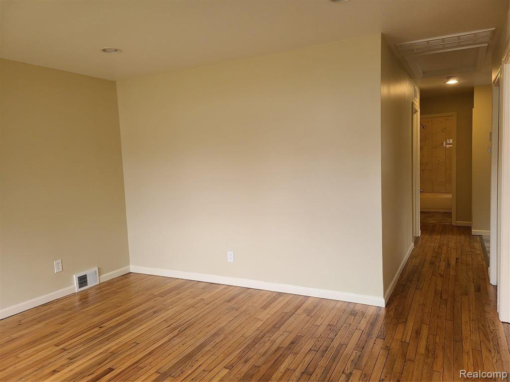 19457 Inkster Road Livonia, MI 48152 - Photo 13 of 16