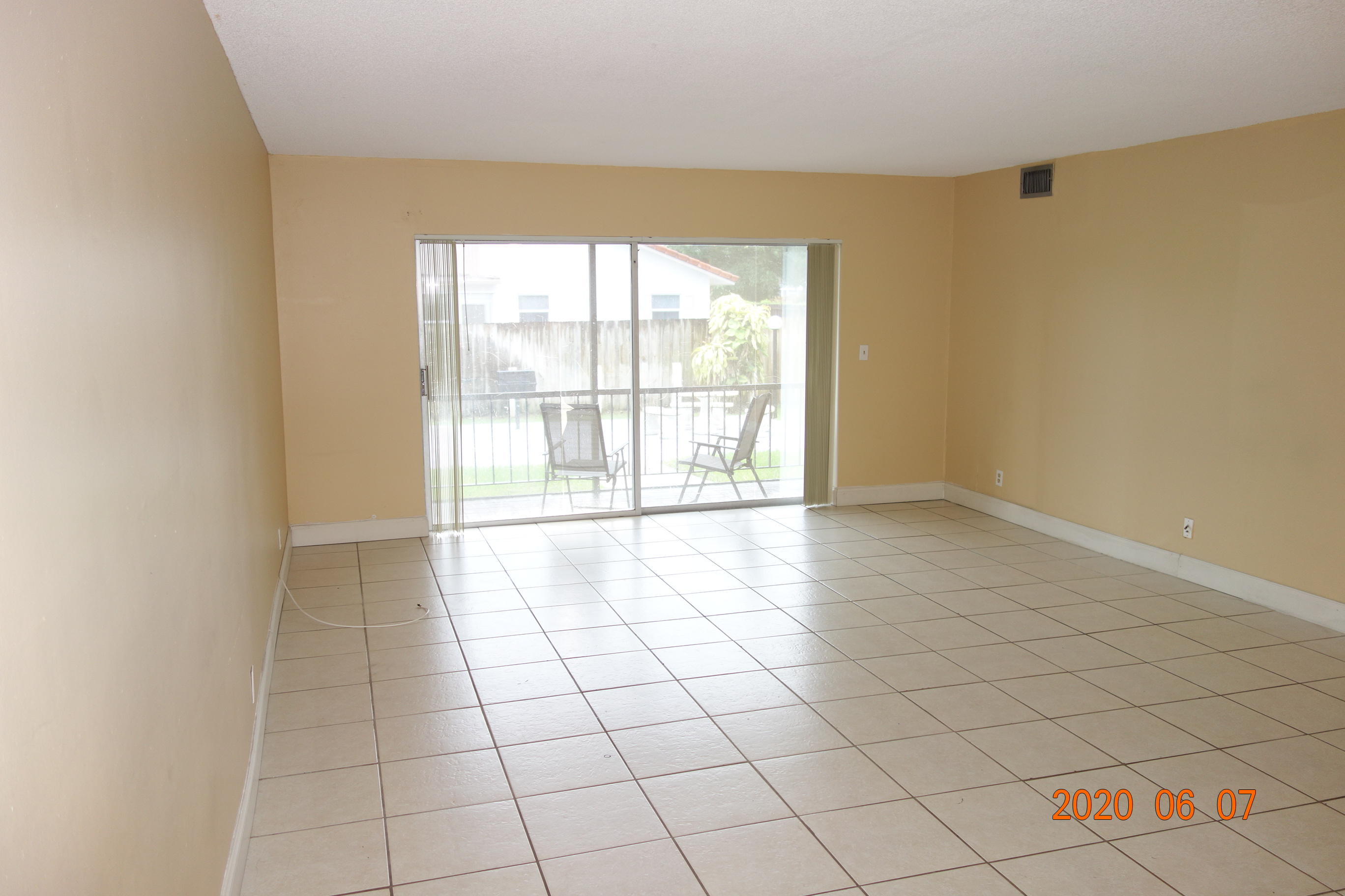 8900 West Sample Road, Unit 106 Coral Springs, FL 33065 - Photo 3 of 22 DSC08505