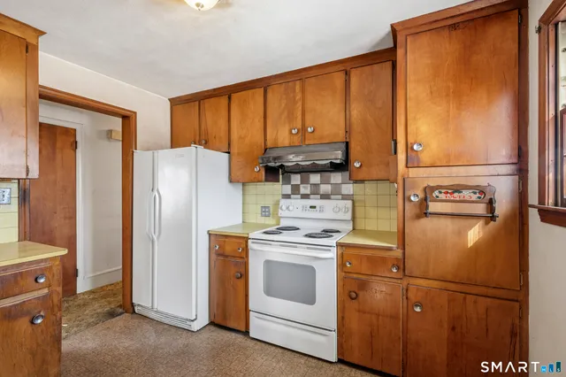 $499,000 | 42 Clift Lane, Groton, CT 06355