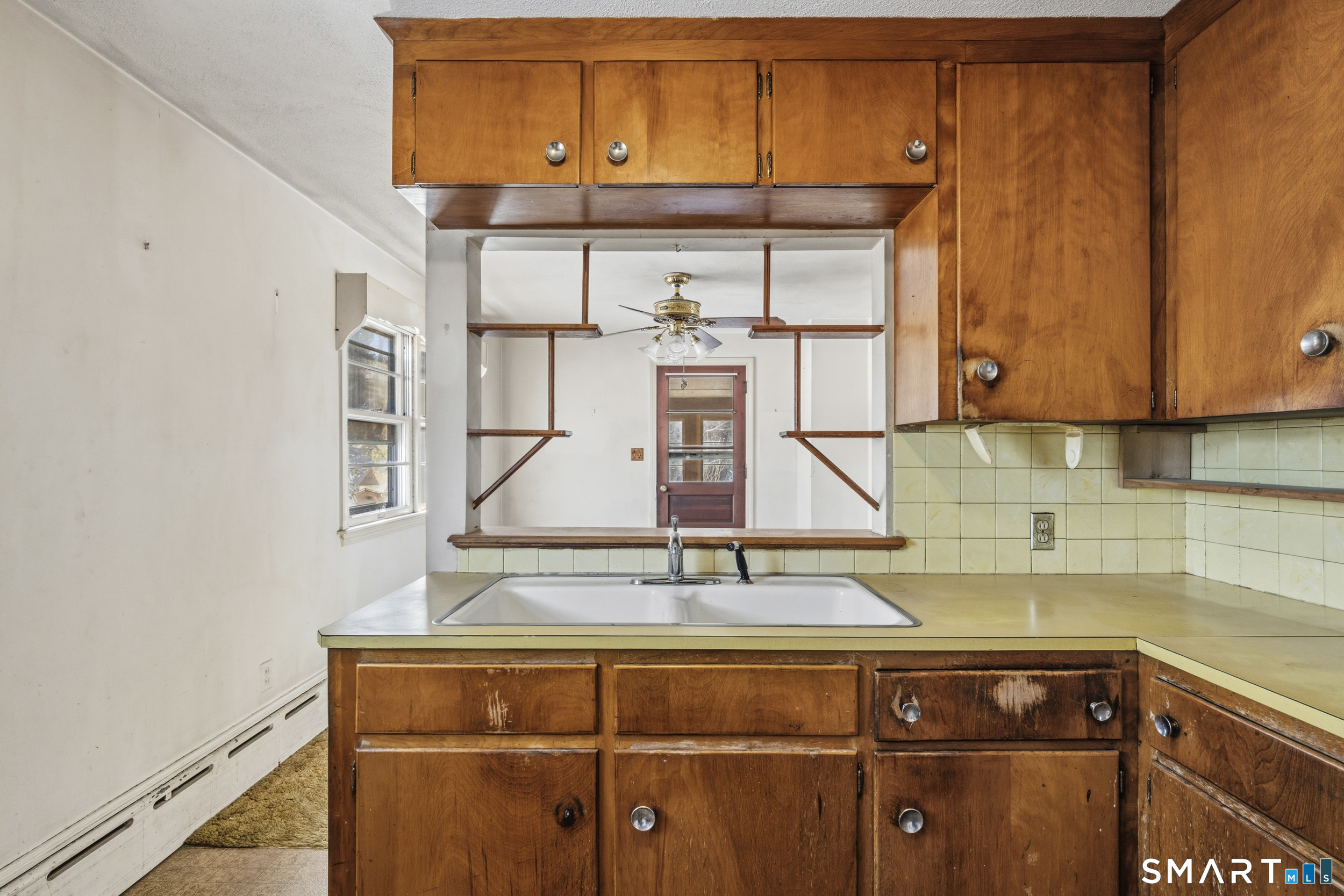 42 Clift Lane Groton, CT 06355 - Photo 6 of 36