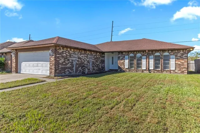 $195,000 | 2440 West Sunny Meade Drive, Harvey, LA 70058