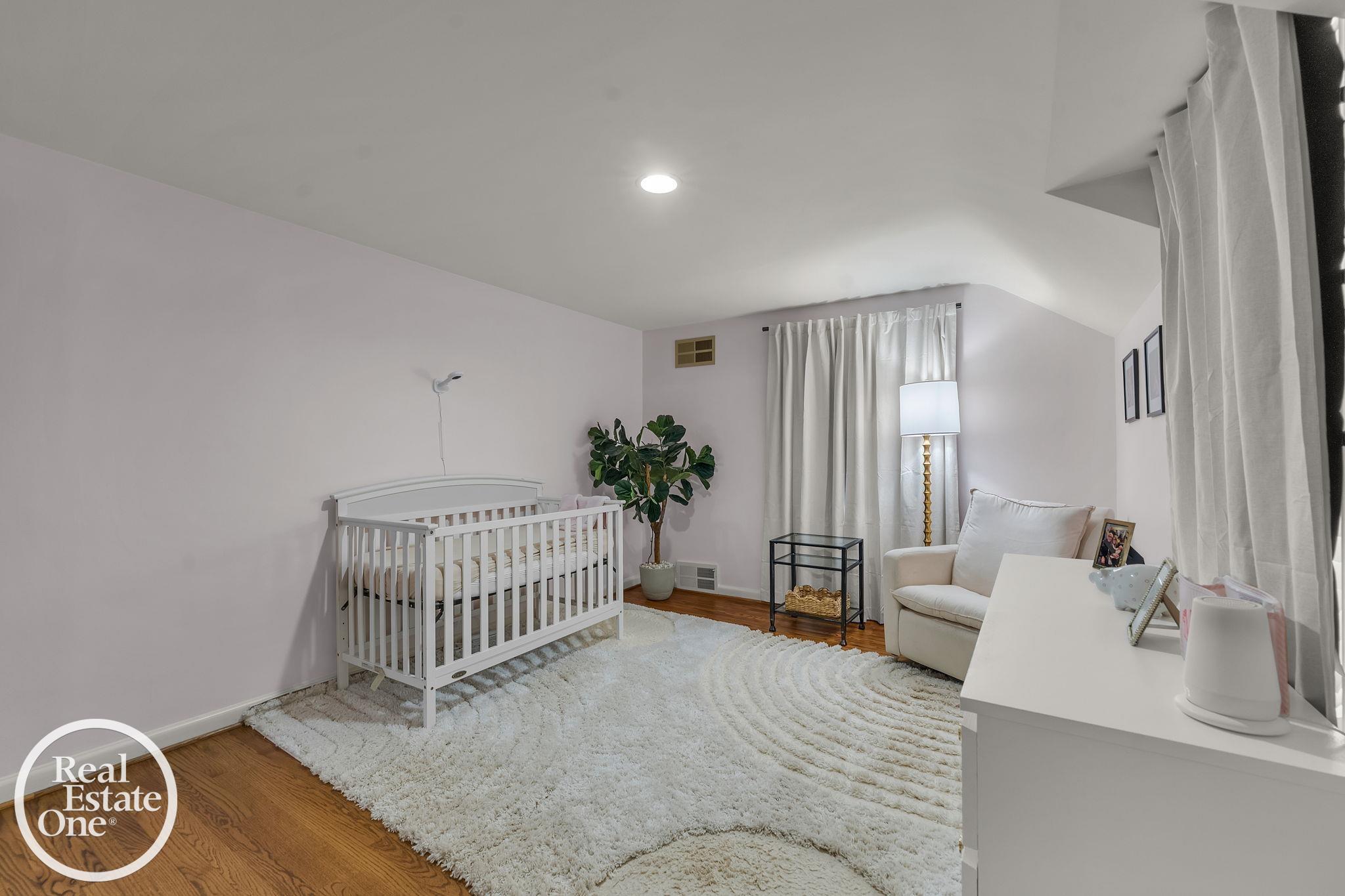 90 Colonial Road Grosse Pointe, MI 48236 - Photo 26 of 49 50213312-23630dc6-2f7f-4757-8eb0-700799edd36e.JPG