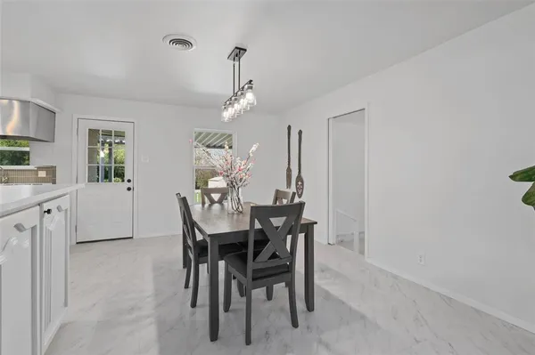 $385,000 | 903 Stanley Street, Denton, TX 76201