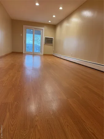 $3,100 | 83-13 149th Avenue, Unit 3 | Lindenwood