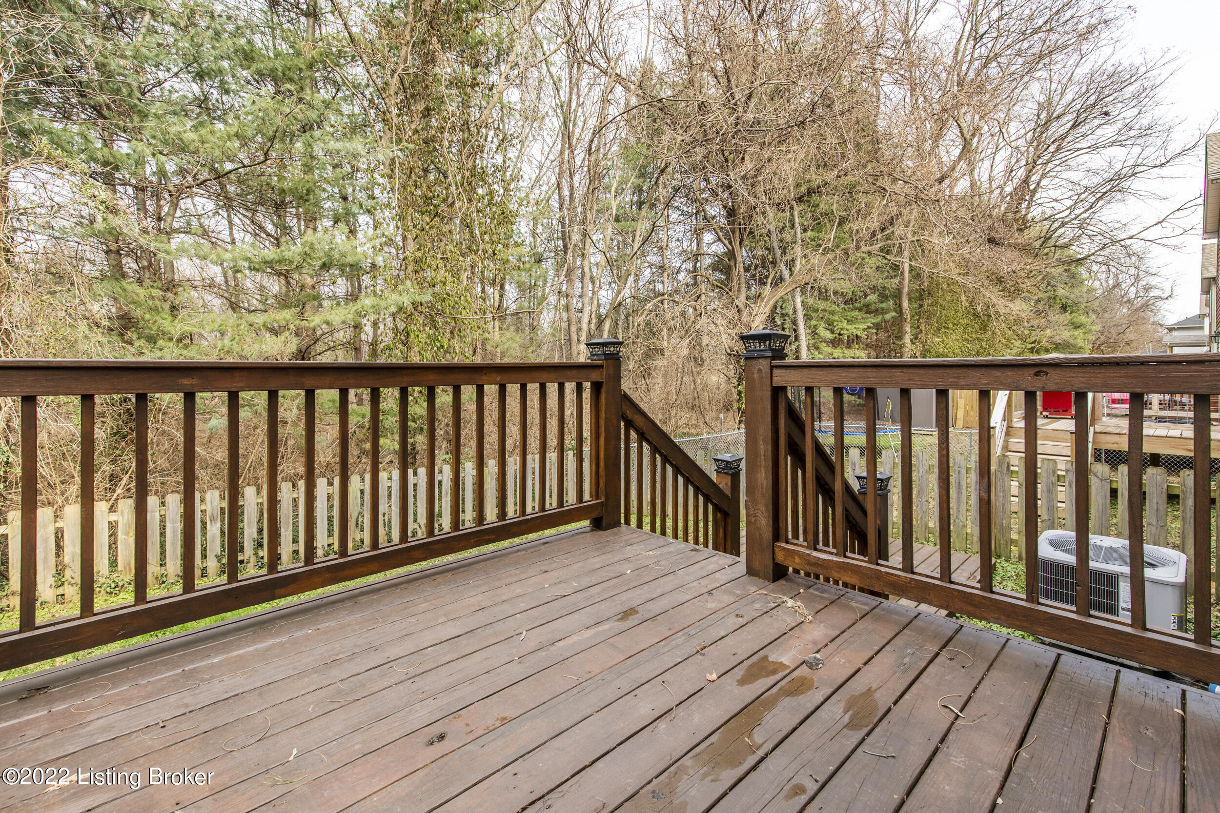 8909 Riley Avenue Lyndon, KY 40242 - Photo 29 of 34 29-rear deck