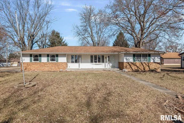 $165,000 | 646 West Van Buren Street, Greenview, IL 62642