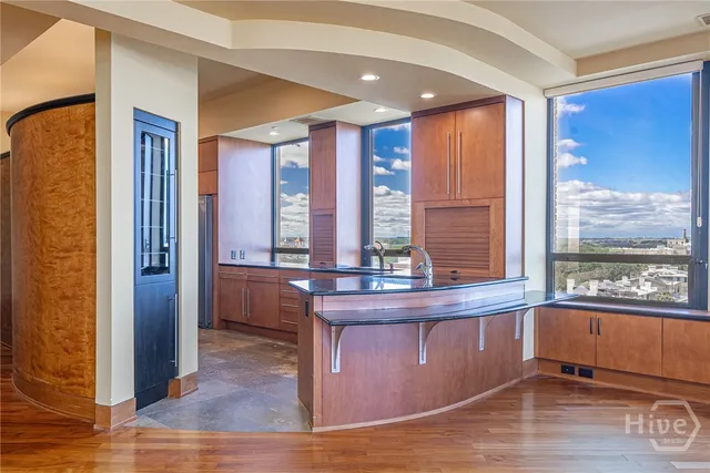 $2,725,000 | 300 Bull Street, Unit 601, Savannah, GA 31401