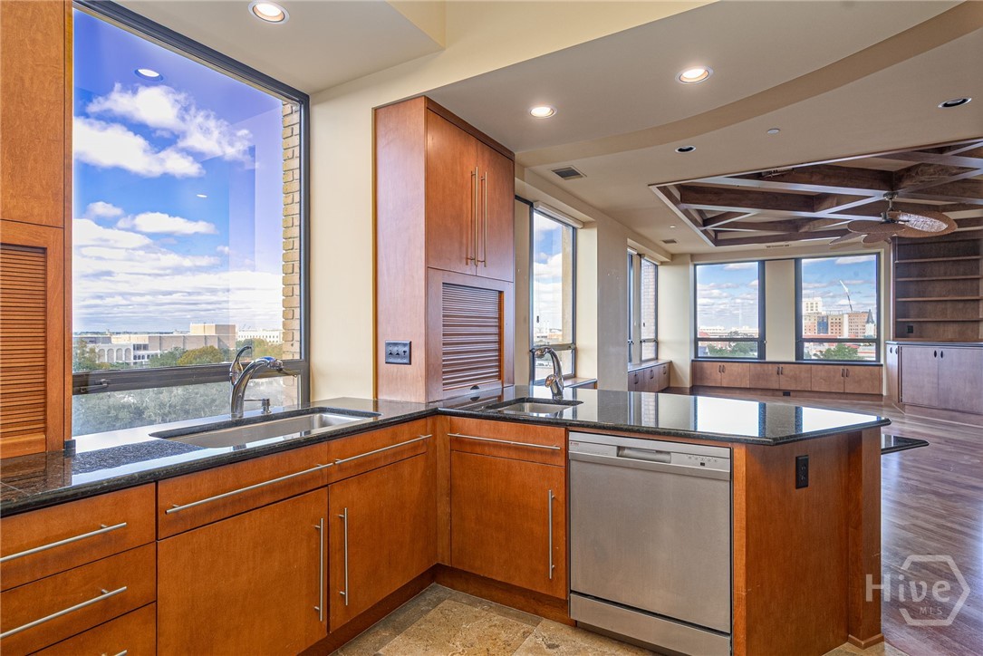 300 Bull Street, Unit 601 Savannah, GA 31401 - Photo 28 of 57