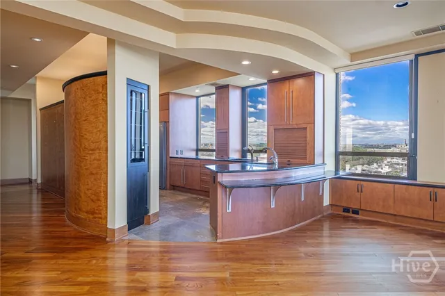 $2,725,000 | 300 Bull Street, Unit 601, Savannah, GA 31401