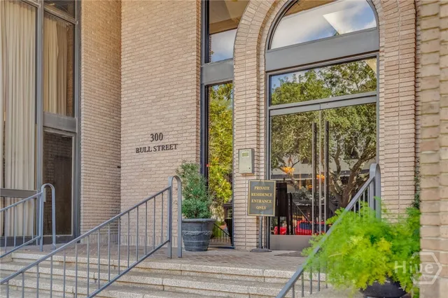 $2,725,000 | 300 Bull Street, Unit 601, Savannah, GA 31401