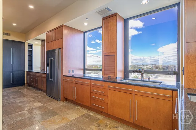 $2,725,000 | 300 Bull Street, Unit 601, Savannah, GA 31401