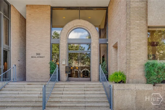$2,725,000 | 300 Bull Street, Unit 601, Savannah, GA 31401