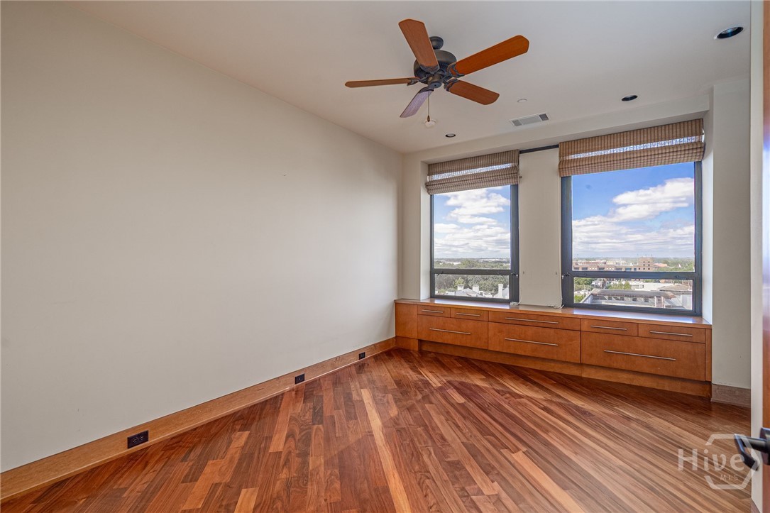 300 Bull Street, Unit 601 Savannah, GA 31401 - Photo 43 of 57 2nd Bedroom with hall full bath