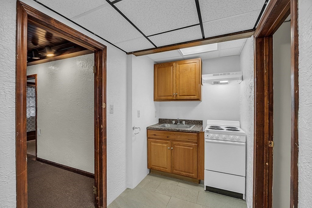 51 A Cedar Street Worcester, MA 01609 - Photo 11 of 27 a utility room with a washer and dryer