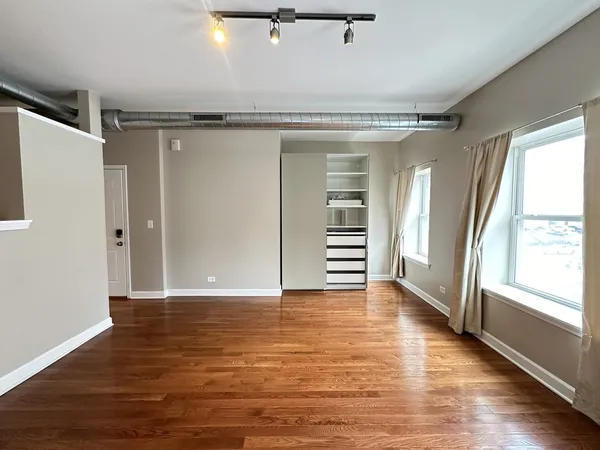 $2,550 | 674 North Orleans Street, Unit 2, Chicago, IL 60654