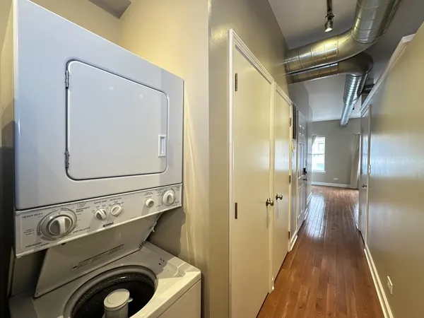 $2,550 | 674 North Orleans Street, Unit 2, Chicago, IL 60654