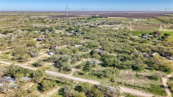 a view of yard with city view