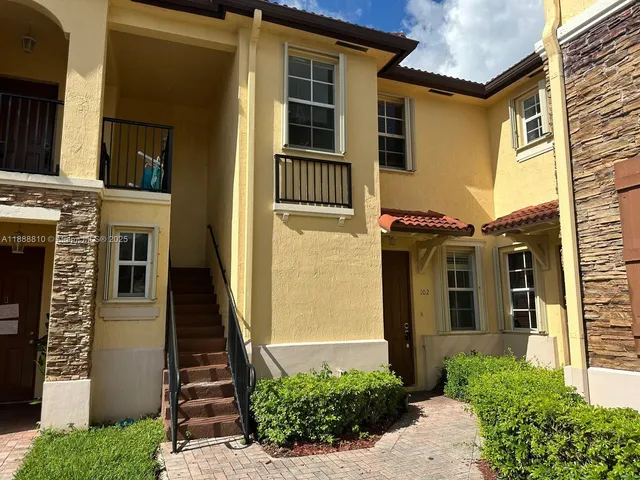 $2,300 | 1490 Northeast 33rd Avenue, Unit 10213, Homestead, FL 33033