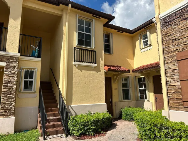 $2,300 | 1490 Northeast 33rd Avenue, Unit 10213, Homestead, FL 33033