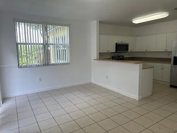 $2,000 | 1490 Northeast 33rd Avenue, Unit 10213, Homestead, FL 33033