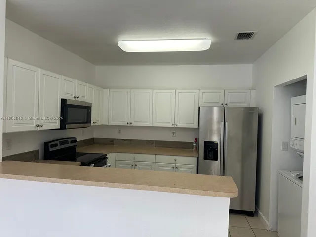 $2,300 | 1490 Northeast 33rd Avenue, Unit 10213, Homestead, FL 33033