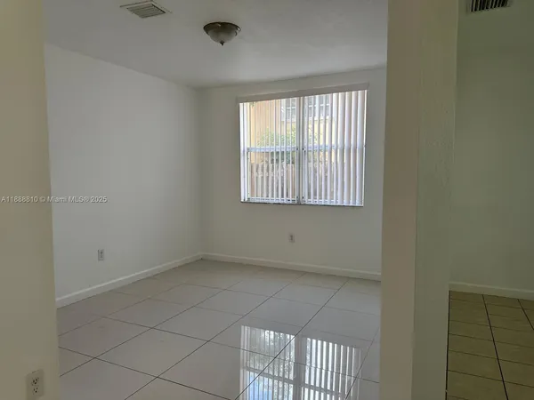 $2,000 | 1490 Northeast 33rd Avenue, Unit 10213, Homestead, FL 33033